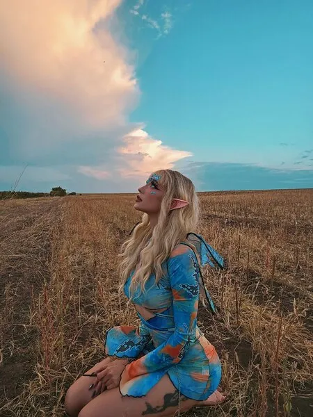 Live sex webcam photo for MiaUnicorn #6642225