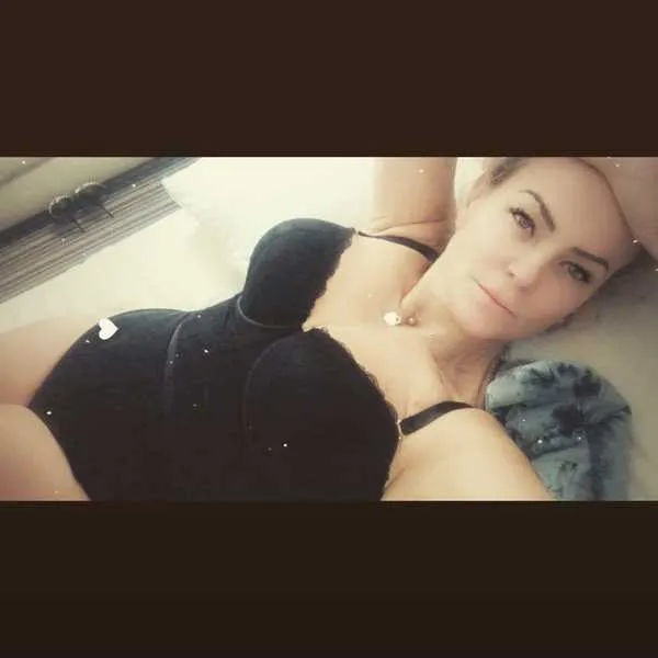Live sex webcam photo for LaraYork #1892076