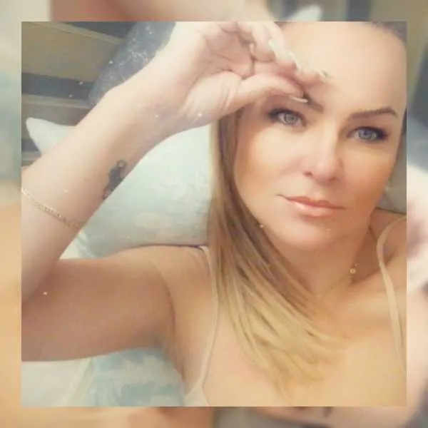 Live sex webcam photo for LaraYork #1892057