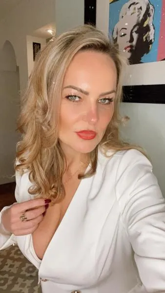 Live sex webcam photo for LaraYork #1892052