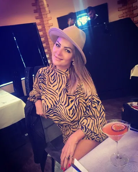 Live sex webcam photo for LaraYork #1892038