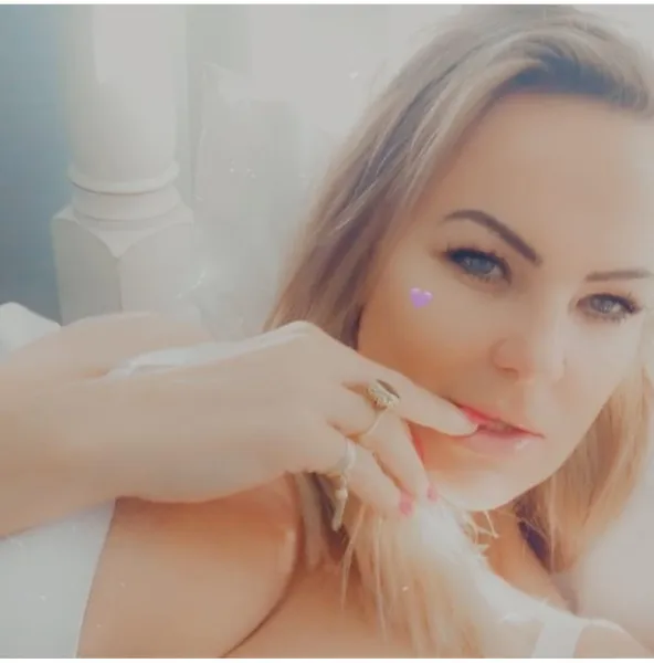 Live sex webcam photo for LaraYork #1892099