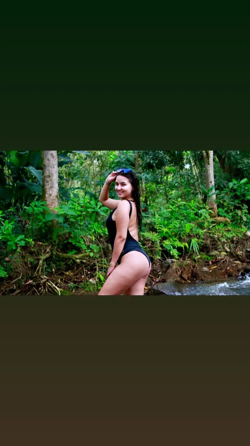 Live sex webcam photo for TERESASROOM #8349516