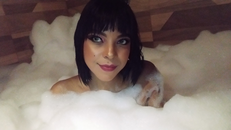 Live sex webcam photo for HanahNappi #2757220