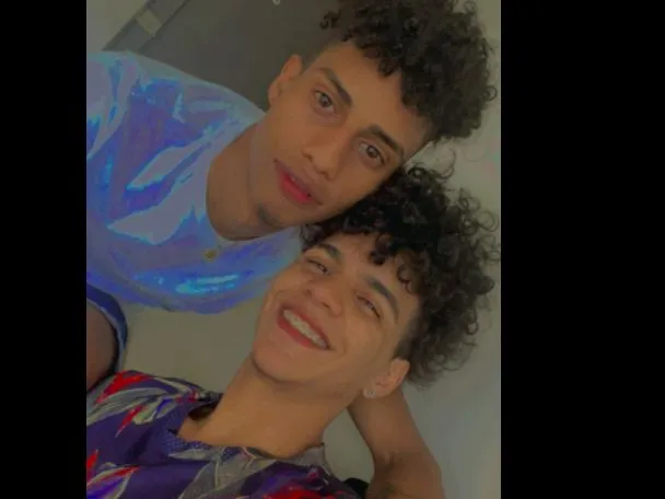 Live sex webcam photo for TAYLEX_FRIENDS #3394238