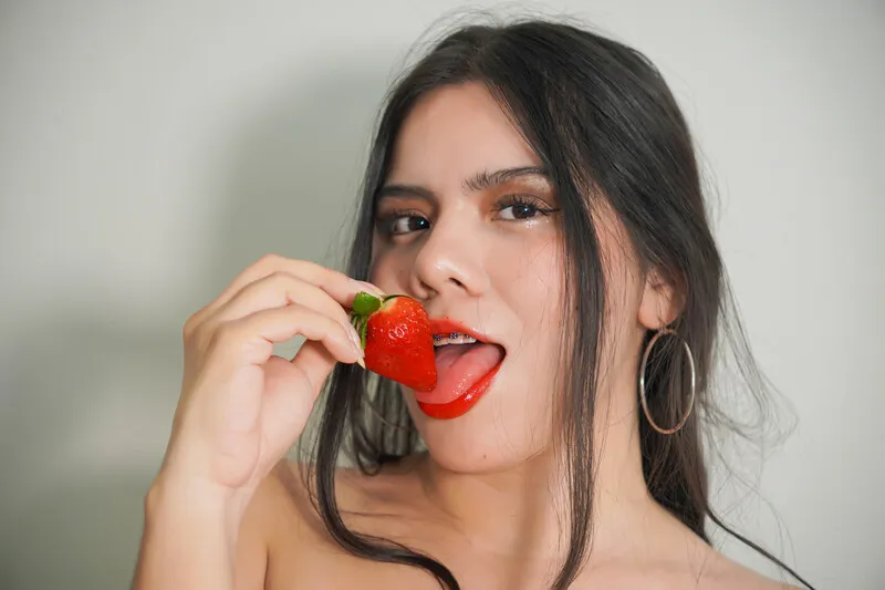 Live sex webcam photo for ZoeCortes #7818159