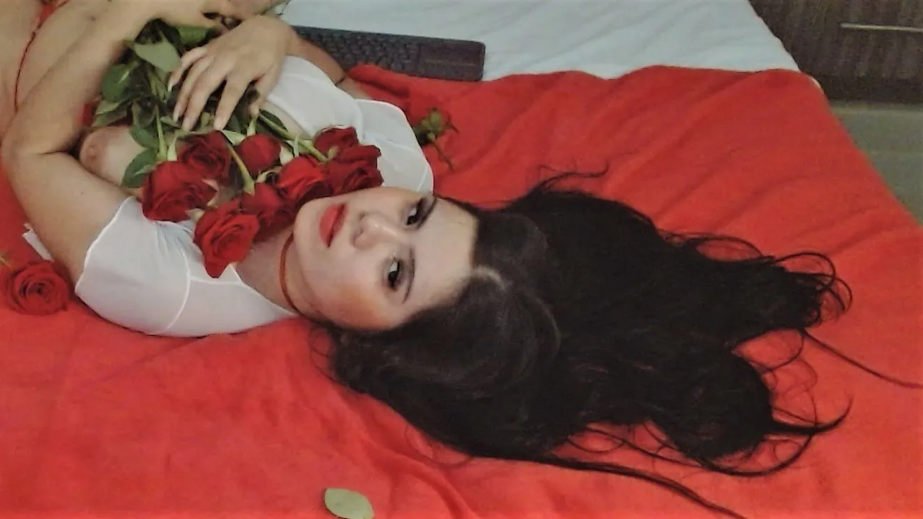 Live sex webcam photo for ZoeCortes #7818065