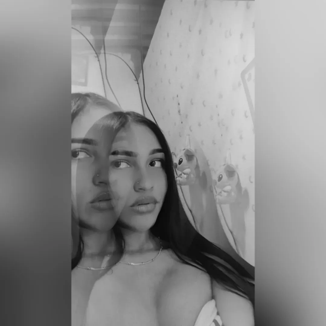 Live sex webcam photo for PetitexXx #7413614