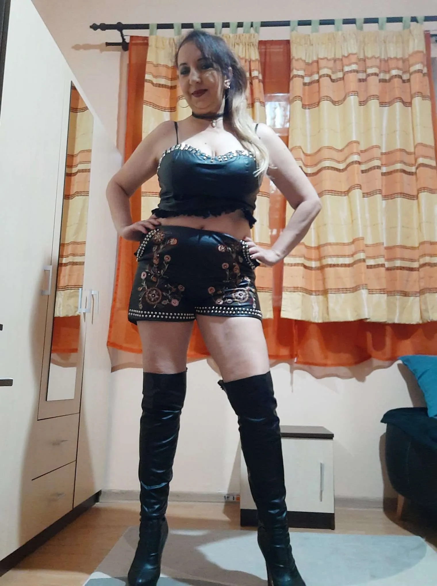 Live sex webcam photo for EvelyneFlirtyMilf #7205250