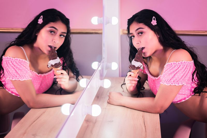 Live sex webcam photo for PamelaMartiinez #2049113