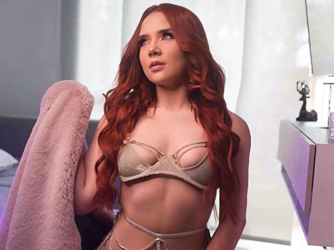 Live sex webcam photo for AliciiaFoxx #3460785