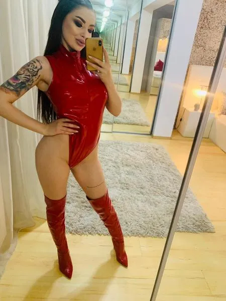 Live sex webcam photo for EveMartini #5875651