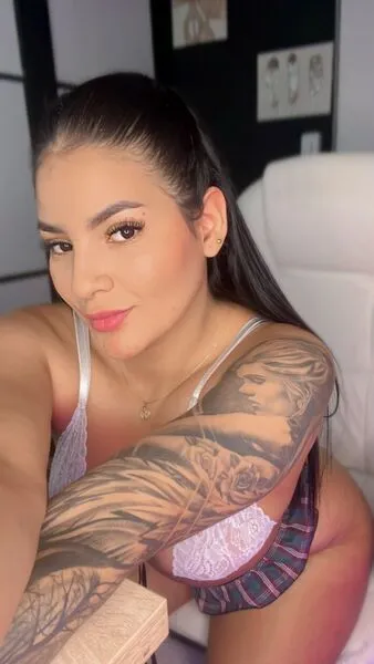 Live sex webcam photo for CorinneDoylee #5737736