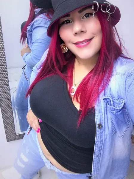 Live sex webcam photo for NawtyKelly #2398596