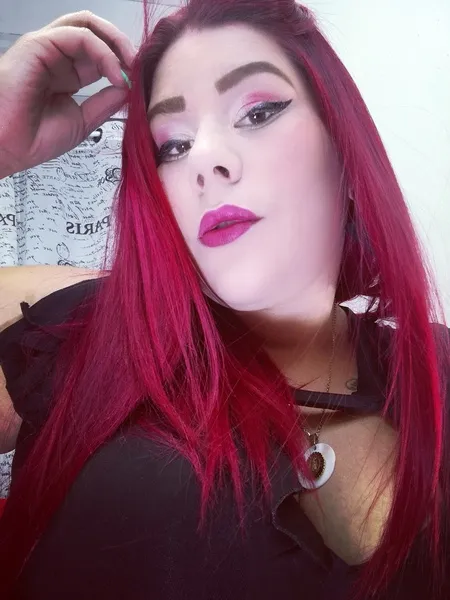Live sex webcam photo for NawtyKelly #2398600