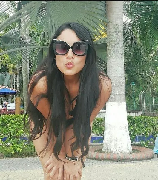 Live sex webcam photo for Valloletcherry #1920581