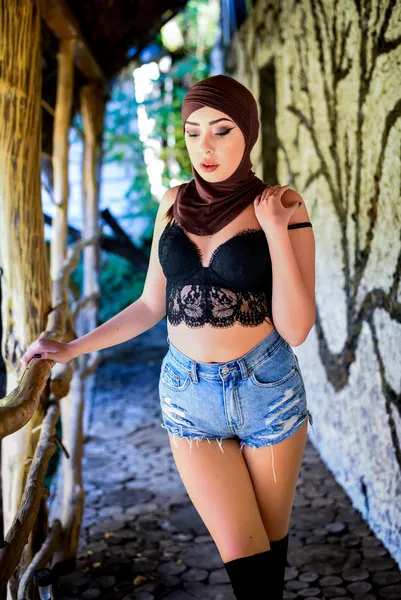 Live sex webcam photo for YaniraMuslim #1839990