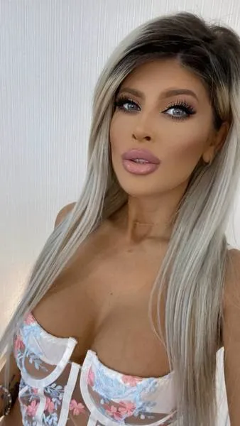 Live sex webcam photo for IngridBluEyes #5892268