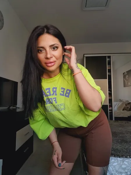 Live sex webcam photo for EvelynShawn #3476417