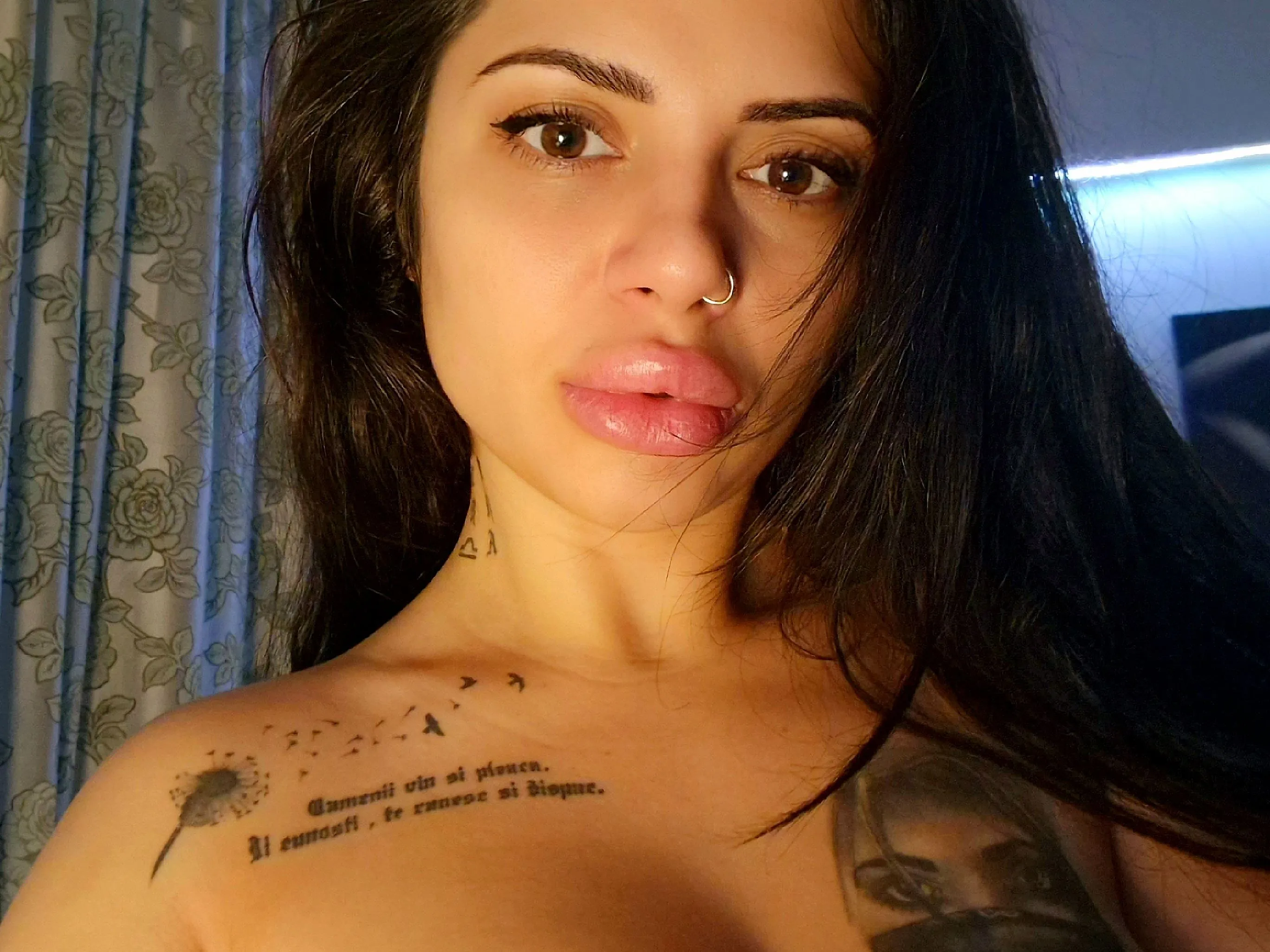 Live sex webcam photo for EvelynShawn #5324299