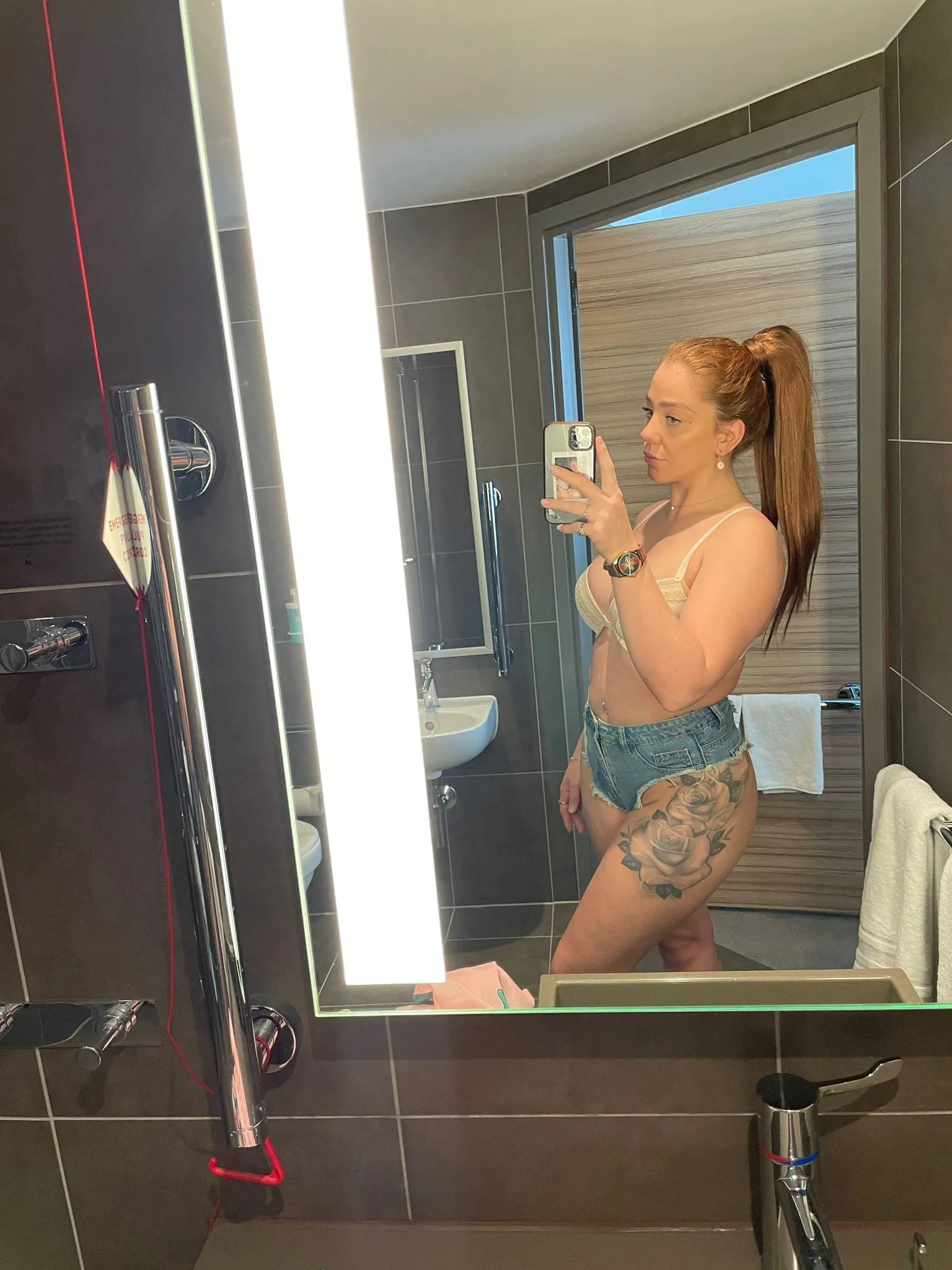 Live sex webcam photo for DaisyDollybabestation #7465062