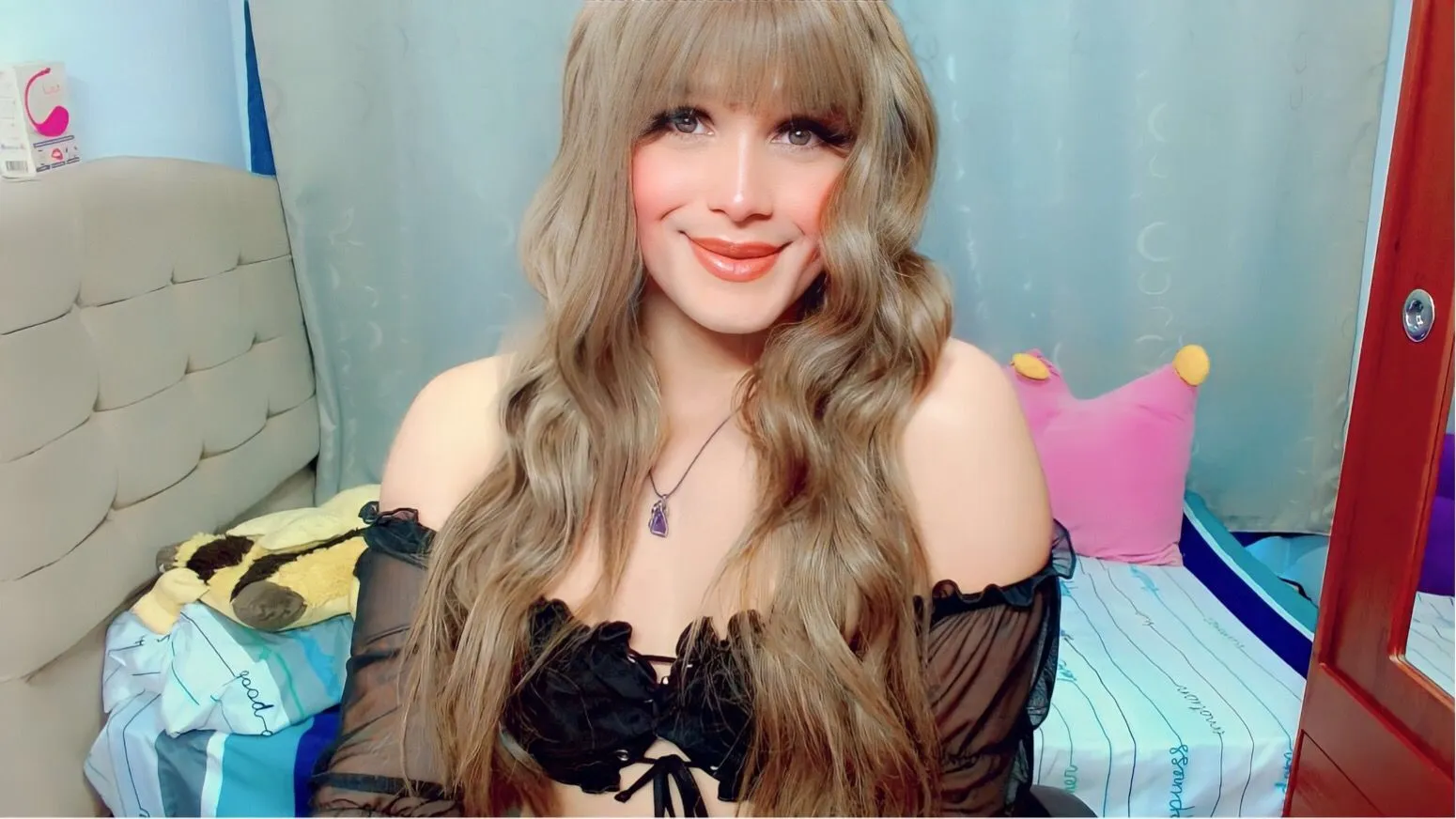 Live sex webcam photo for monserrat22 #7886240