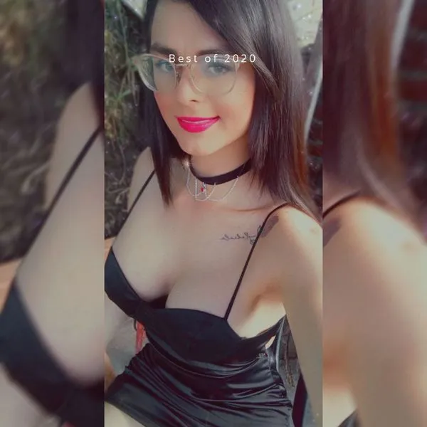 Live sex webcam photo for Luna_Roses #1692632