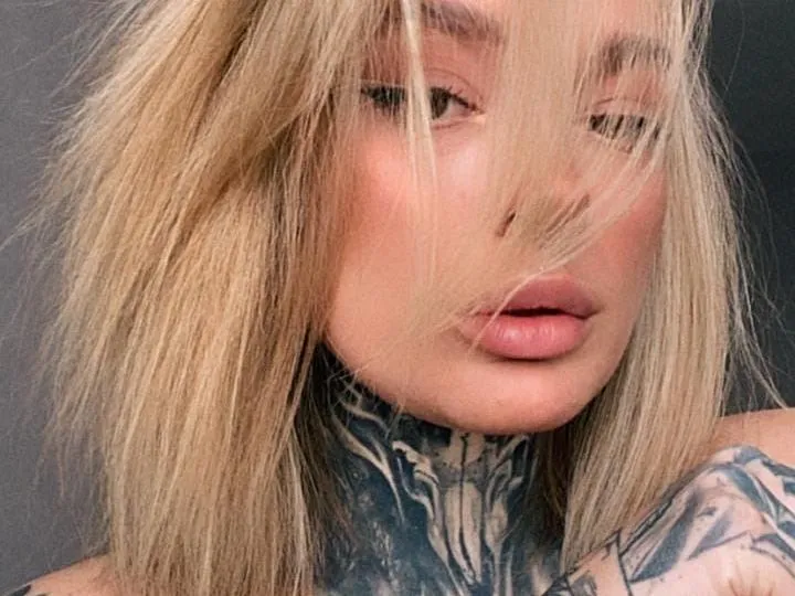 Live sex webcam photo for Teeny_Jenny #1666056