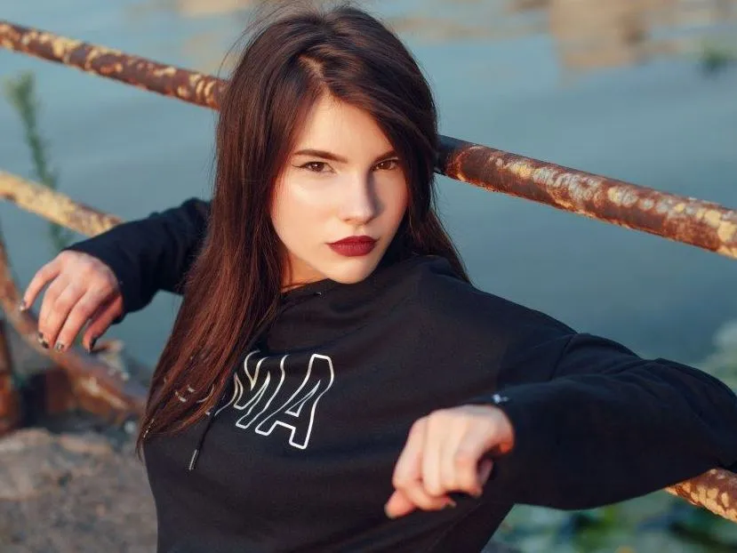 Live sex webcam photo for YouSexyDeviL #3907532