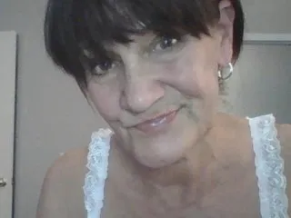 Live sex webcam photo for JizzelleJones #8106461