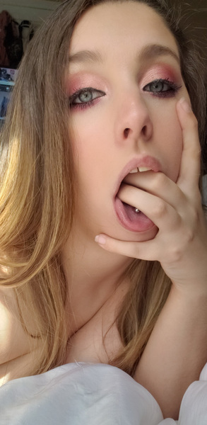 Live sex webcam photo for CrimxonJade #7231583