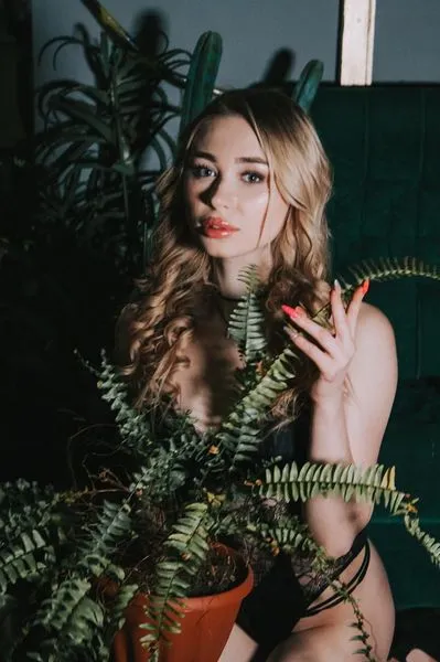 Live sex webcam photo for SofyPeach #2894246