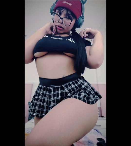 Live sex webcam photo for BettyNava #2860126