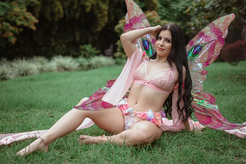 Live sex webcam photo for AbbySandeerss #2542144