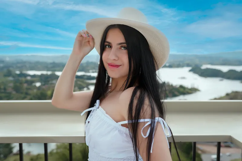 Live sex webcam photo for AbbySandeerss #2488070