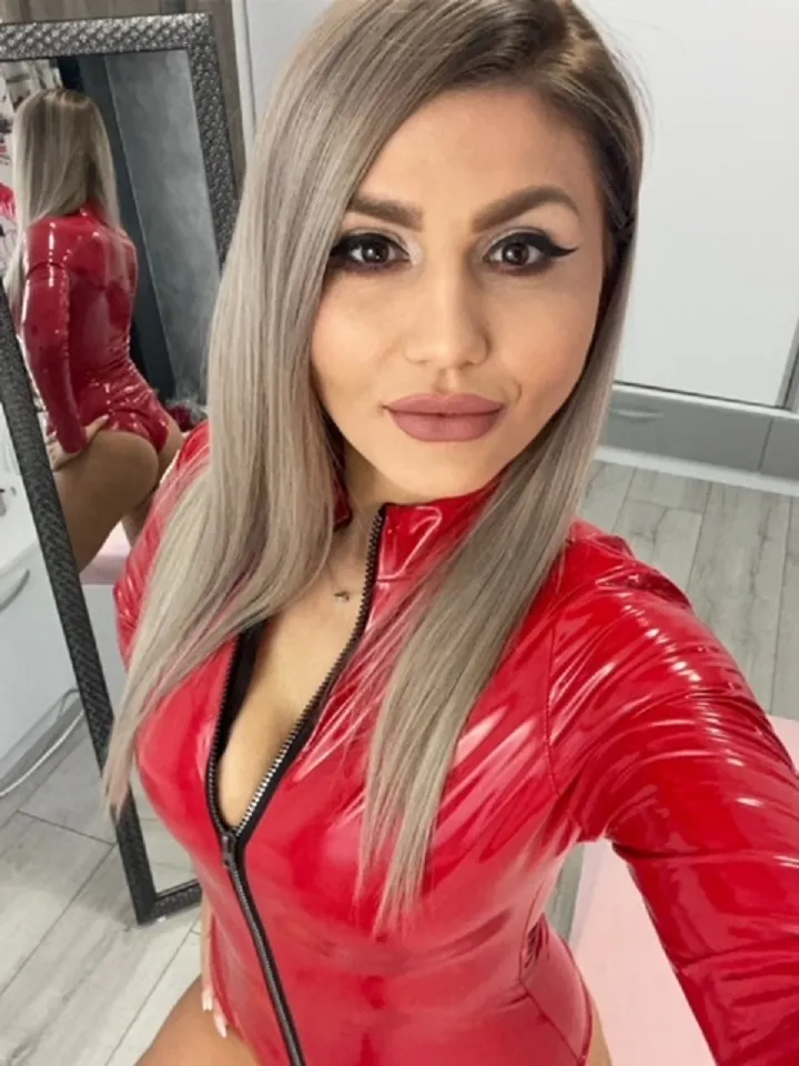 Live sex webcam photo for KimRaven #7491591