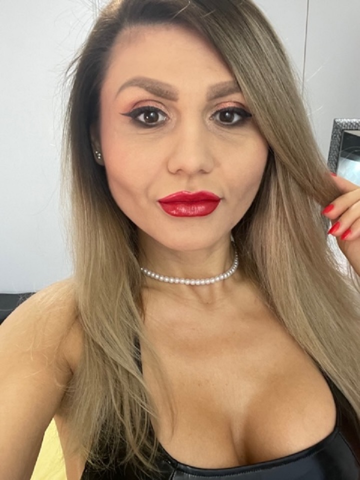 Live sex webcam photo for KimRaven #7494895