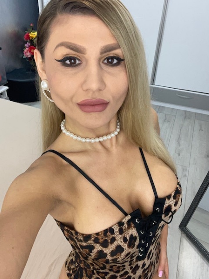 Live sex webcam photo for KimRaven #7494864