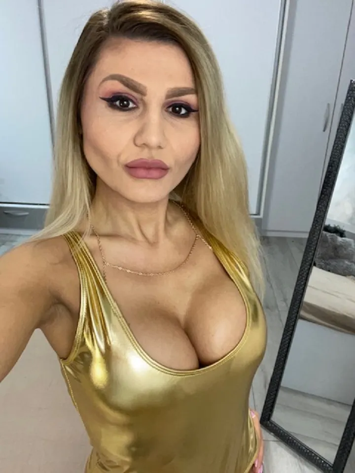 Live sex webcam photo for KimRaven #7494862