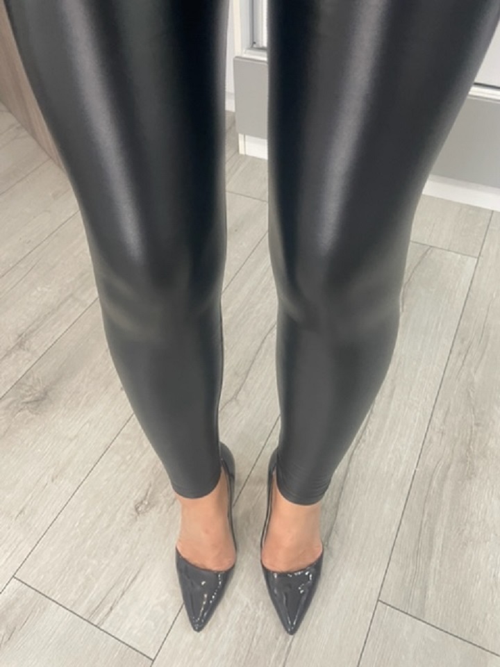 Live sex webcam photo for KimRaven #7491625