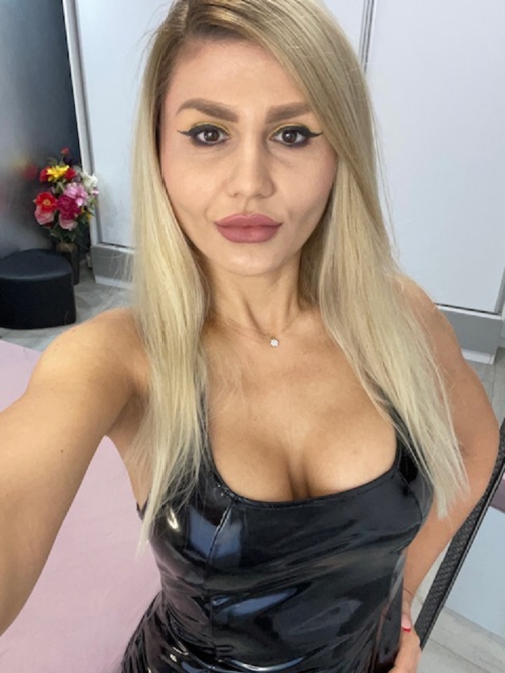 Live sex webcam photo for KimRaven #7491622