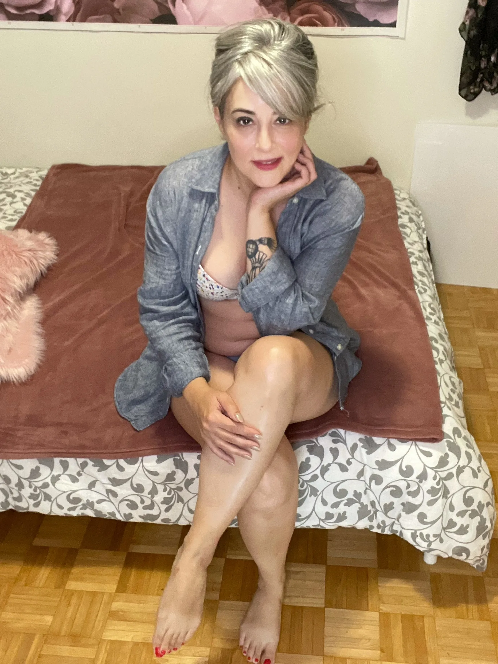 Live sex webcam photo for TheRealSeska #7396725