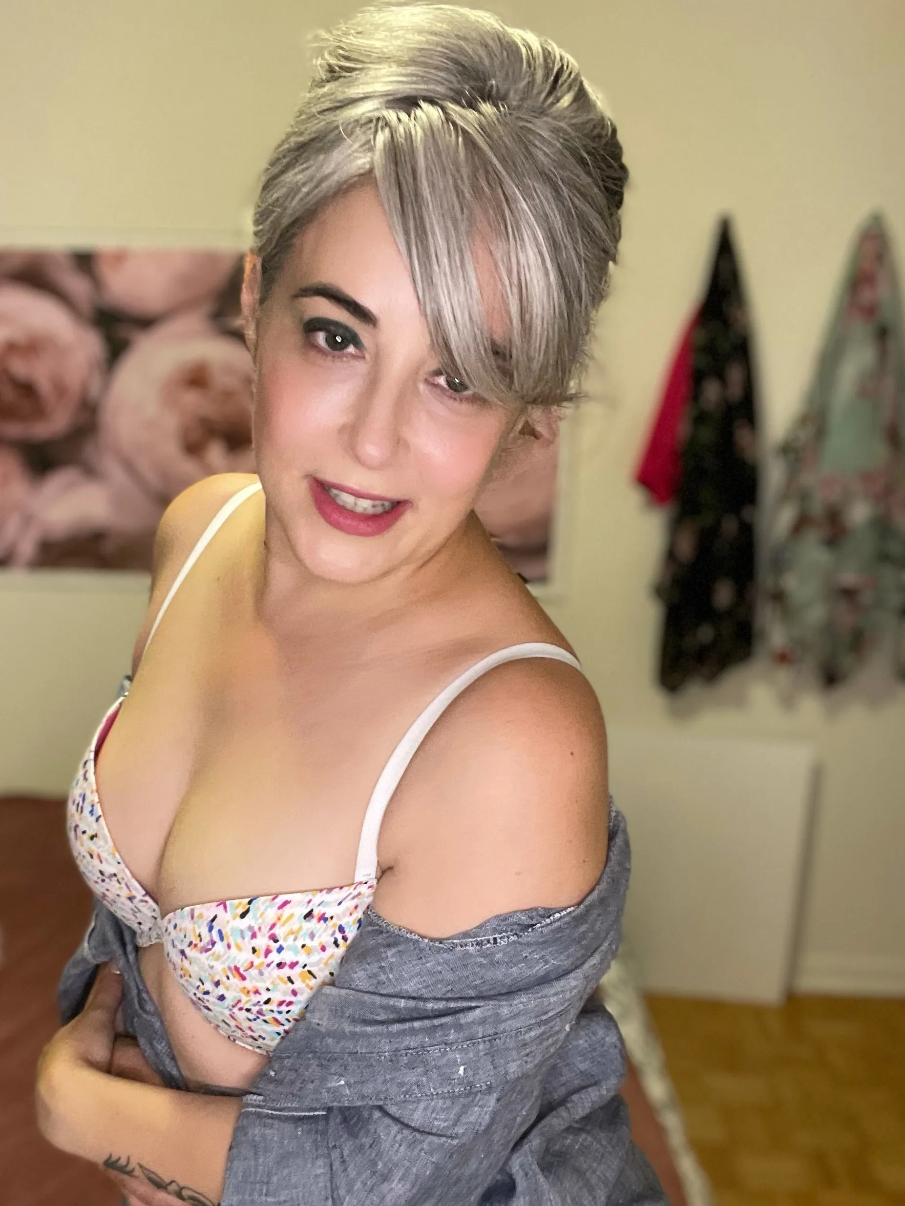 Live sex webcam photo for TheRealSeska #7396727