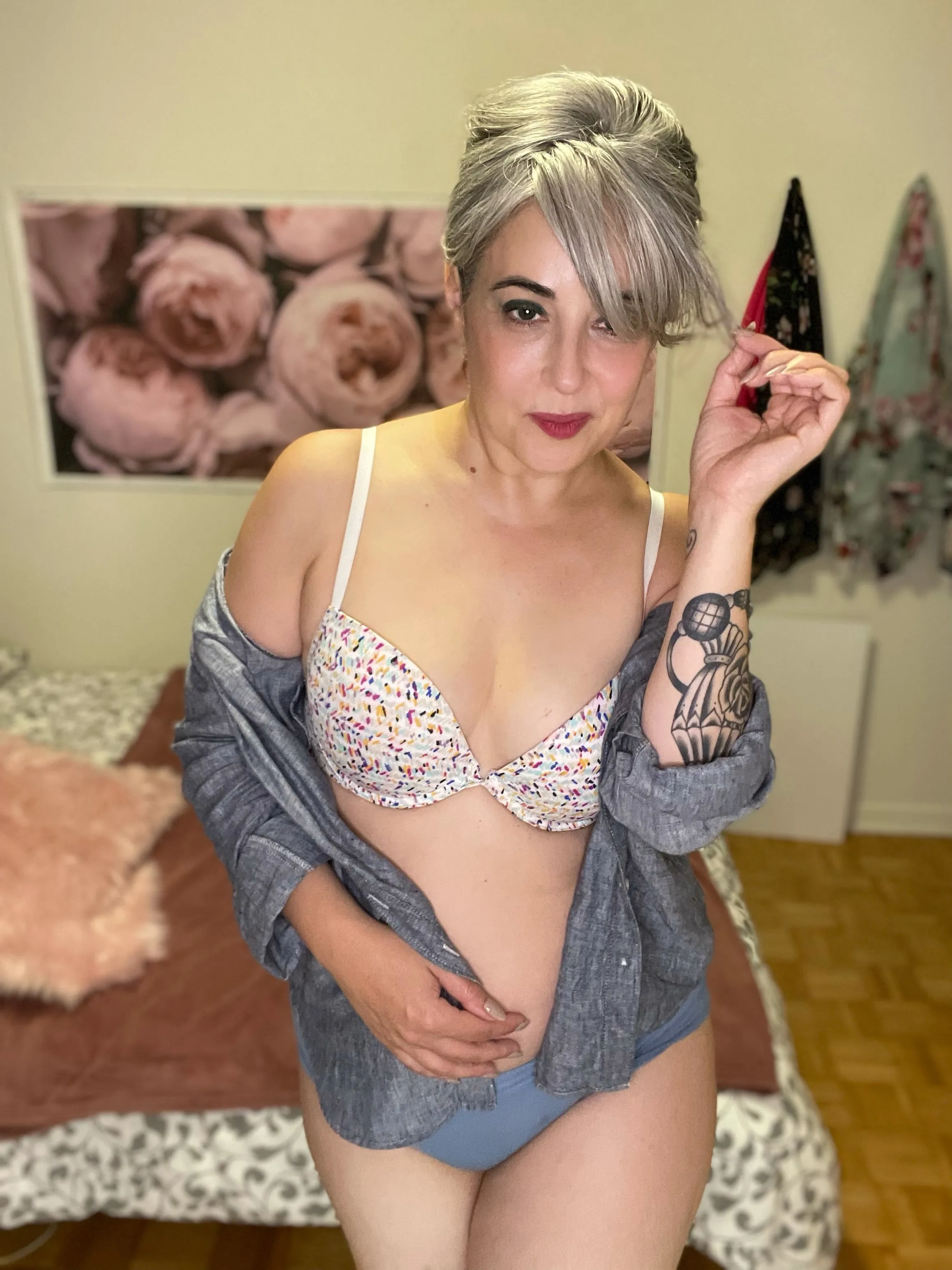 Live sex webcam photo for TheRealSeska #7396728