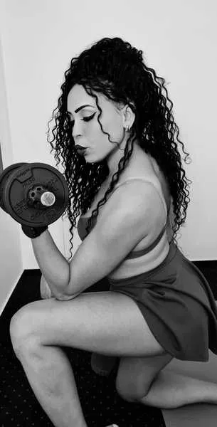 Live sex webcam photo for SierraMendez #2271240