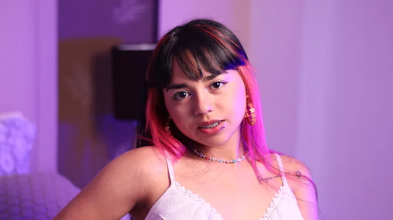Live sex webcam photo for IsaCastro #2706490