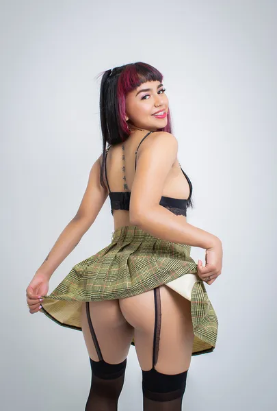 Live sex webcam photo for IsaCastro #2803120