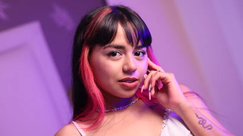 Live sex webcam photo for IsaCastro #2706439