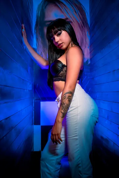 Live sex webcam photo for IsaCastro #2982088