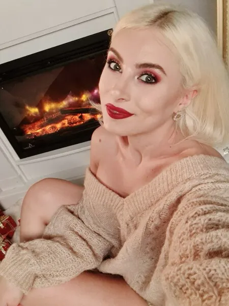 Live sex webcam photo for JenniferStokes #5886005